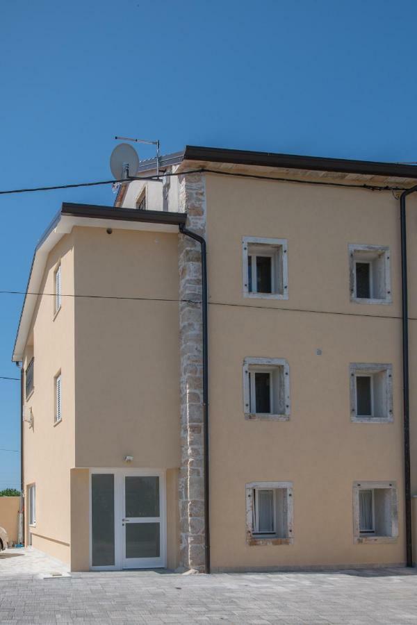 Lana House With Apartments Petrovija Εξωτερικό φωτογραφία
