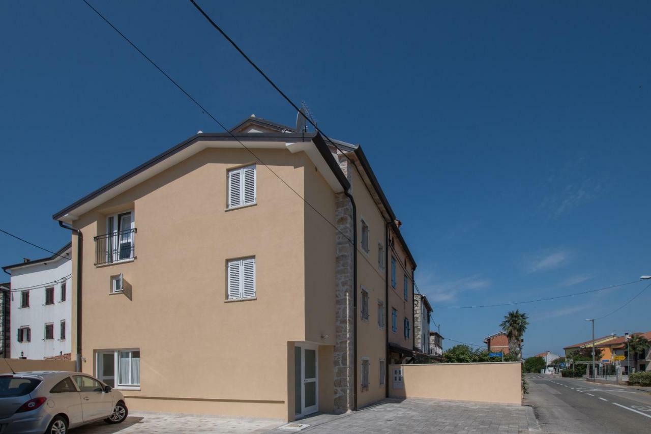 Lana House With Apartments Petrovija Εξωτερικό φωτογραφία