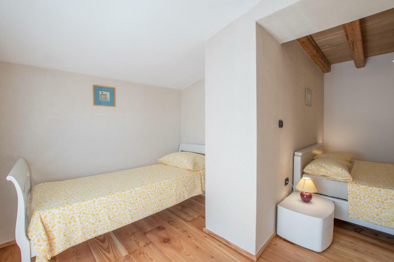 Lana House With Apartments Petrovija Εξωτερικό φωτογραφία